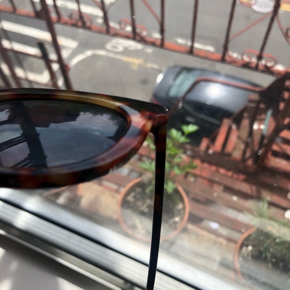 Tortoise Sunglasses - Picture 6 of 7